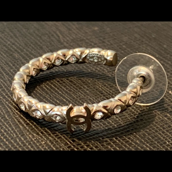 ❤️[SOLD]❤️Authentic Chanel Earrings - Picture 8 of 10